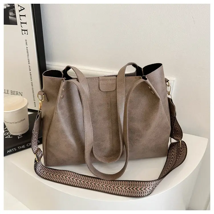 Vintage Brown Shoulder Crossbody Bag for Women - Image 4