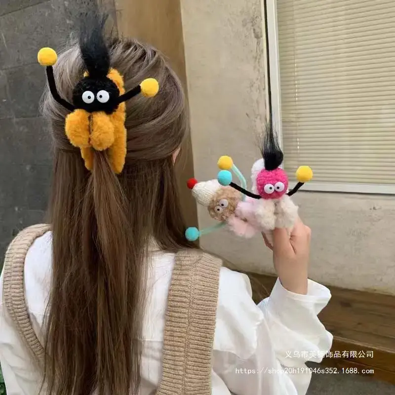 Funny Plush Hairpin with Hat and Teeth — feature 1