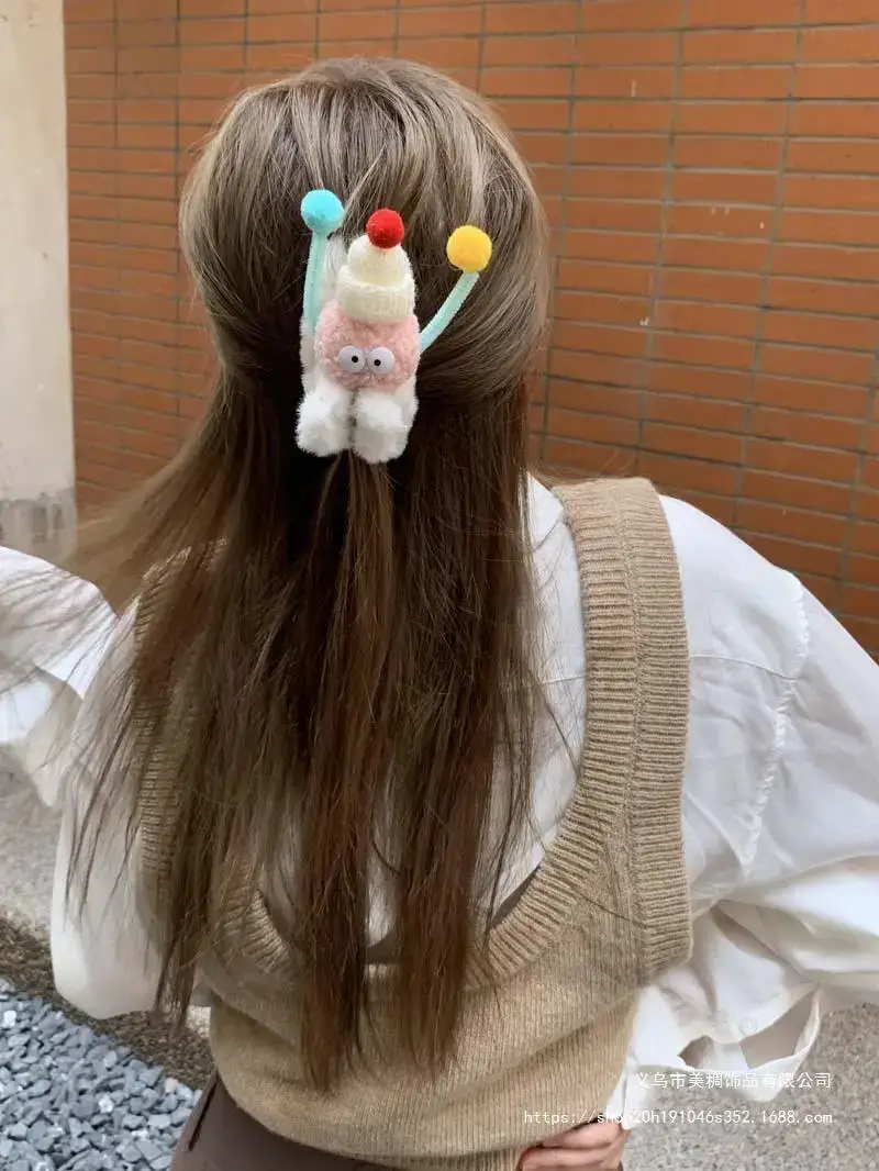 Funny Plush Hairpin with Hat and Teeth — feature 2