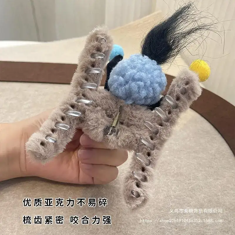 Funny Plush Hairpin with Hat and Teeth — feature 3
