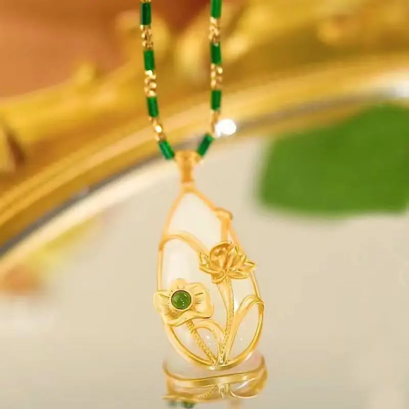 Lotus Leaf Pendant Necklace for Women Gold Green — feature 5