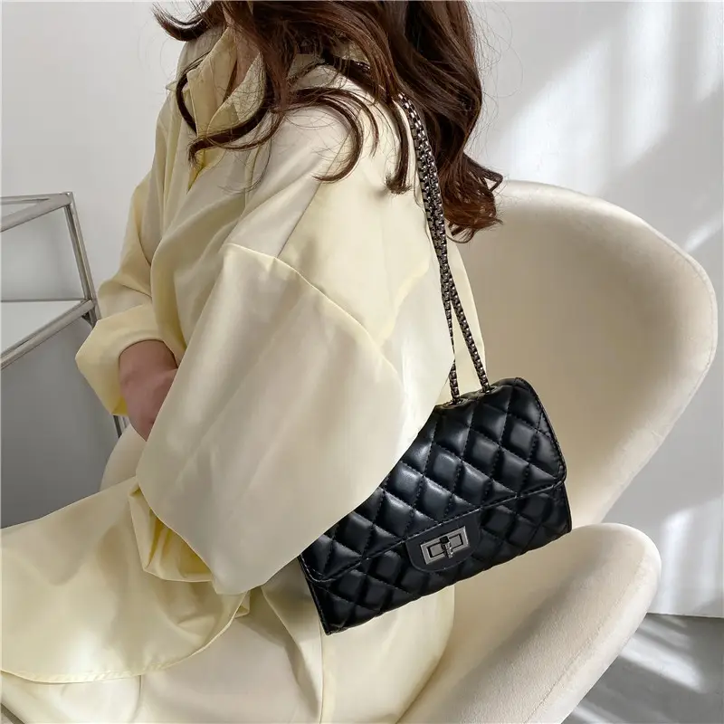 Women's Black Diamond Chain Crossbody Bag 2023 - Image 5