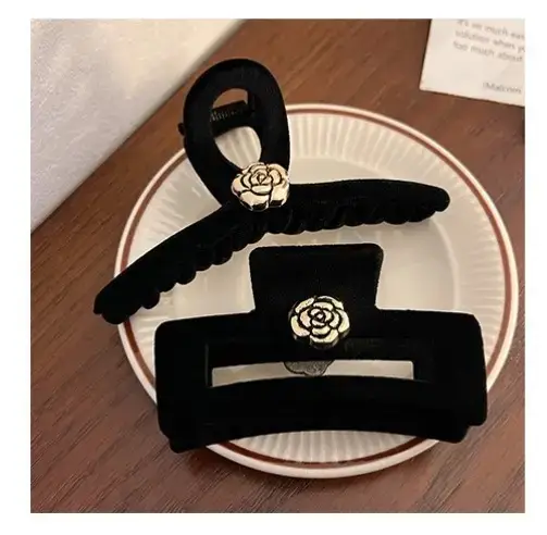 Black Velvet Camellia Hair Clip for Women Winter — feature 1