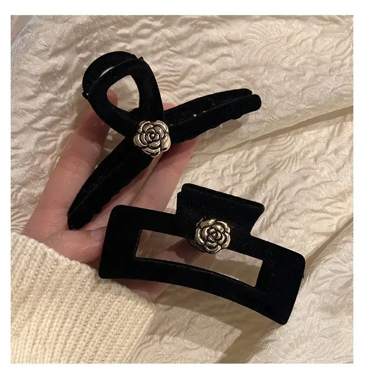 Black Velvet Camellia Hair Clip for Women Winter — feature 5
