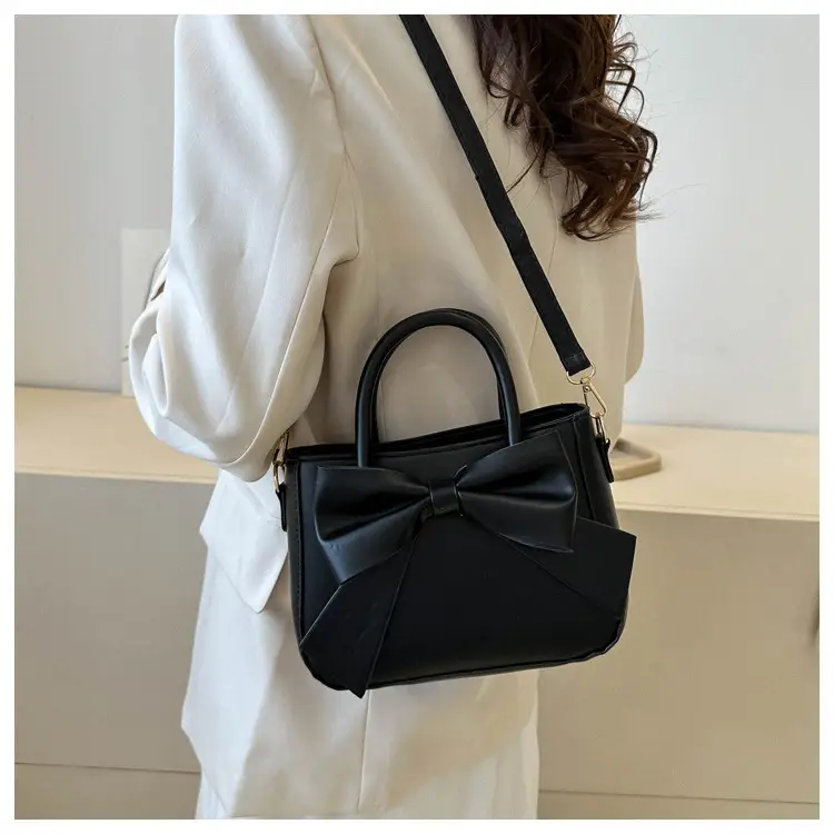 Women's White Bow Shoulder Bag 2024 — feature 13