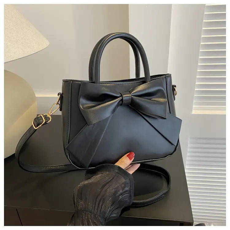 Women's White Bow Shoulder Bag 2024 — feature 18