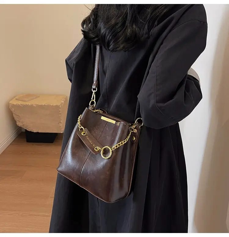 Women's Brown Crossbody Bag with Gold Chain & Leather Strap — feature 20