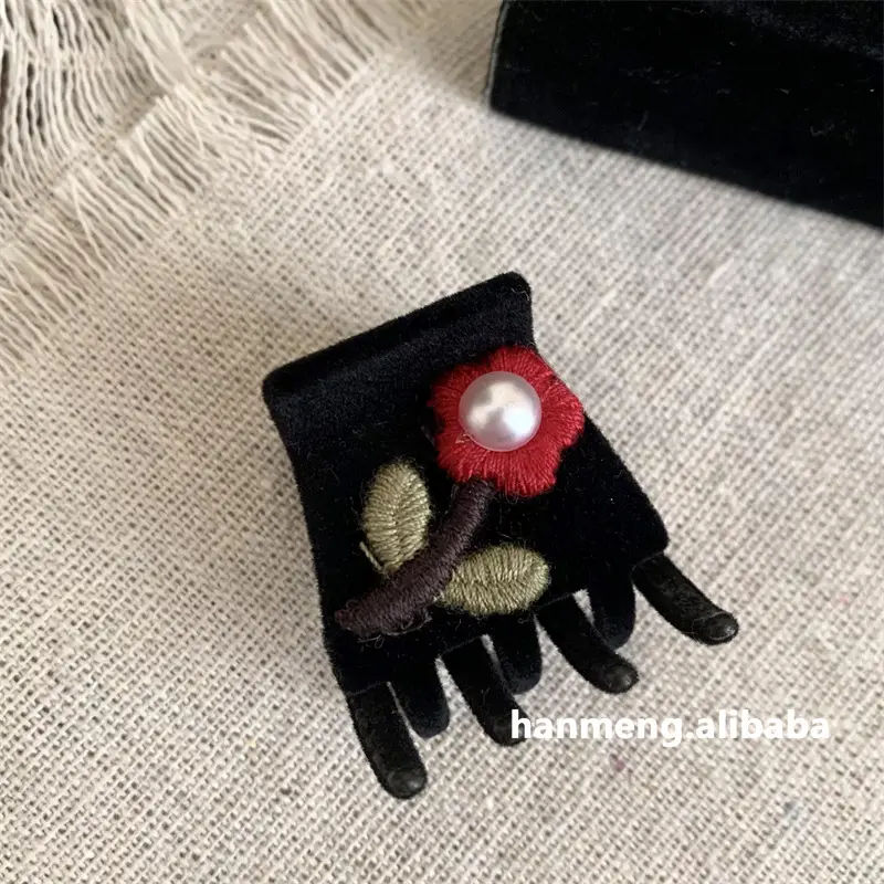 Black Velvet Pearl Hairpins for Women — feature 7