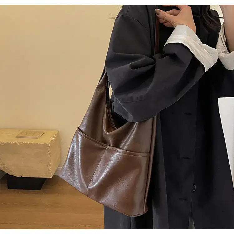 2023 New Retro Fashion Women's Shoulder Bag Black Large Capacity — feature 16