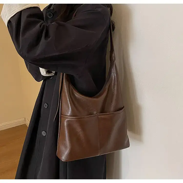 2023 New Retro Fashion Women's Shoulder Bag Black Large Capacity — feature 17