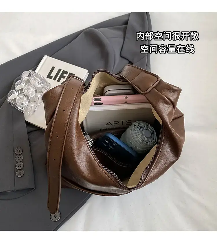 2023 New Retro Fashion Women's Shoulder Bag Black Large Capacity — feature 7