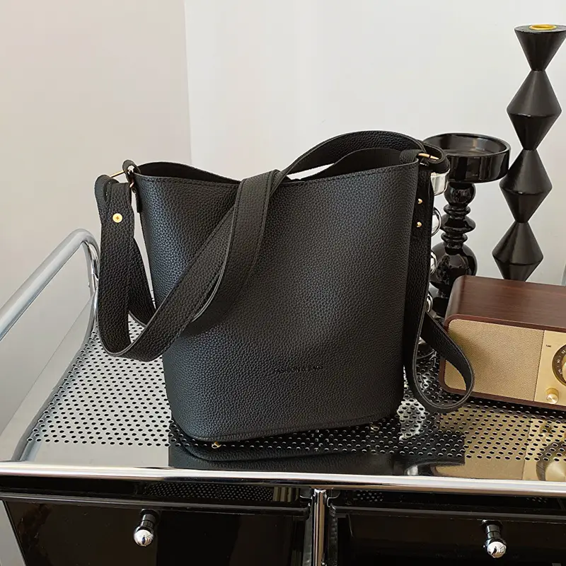 Retro Black Leather Underarm Bag 2023 - Image 5