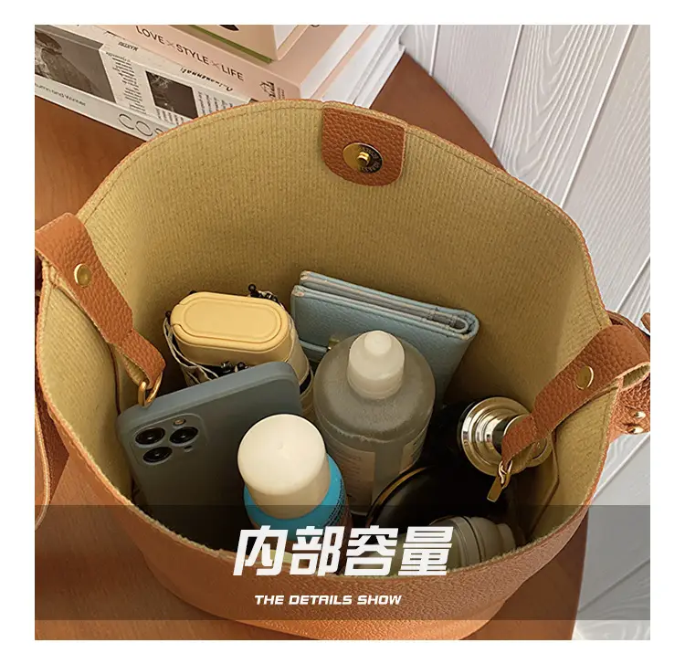 Retro Black Leather Underarm Bag 2023 — feature 7