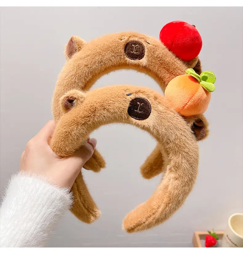 Plush Headband with Yellow Flower Capybara Hairpin — feature 4