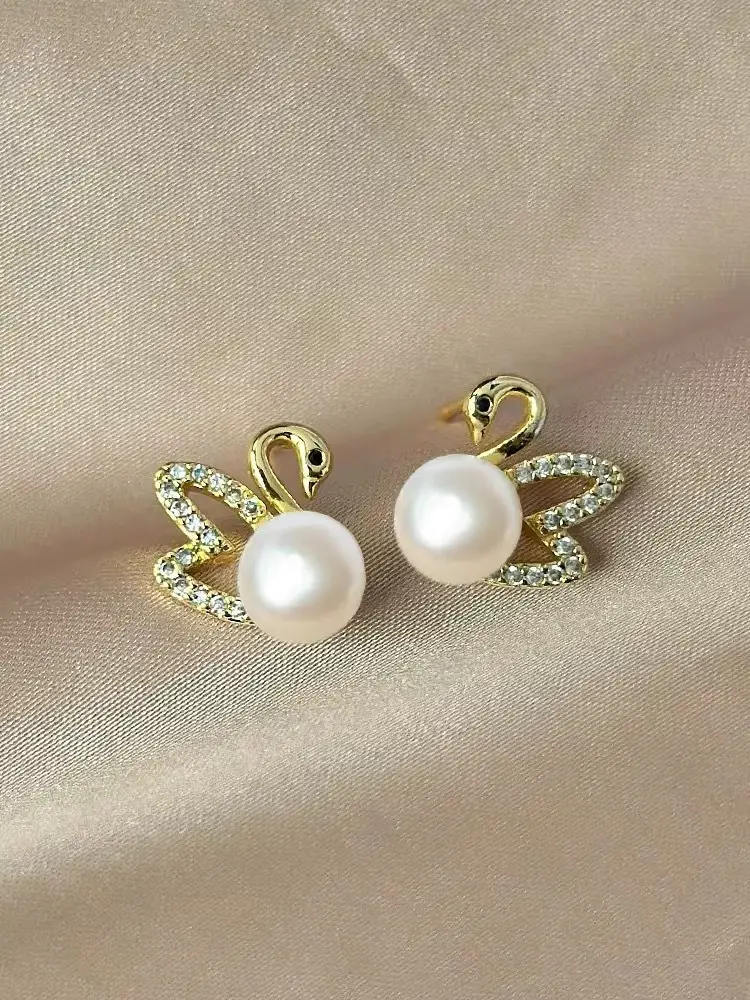 2024 New S925 Silver Needle Gold Plated Little Swan Pearl Earrings — feature 4