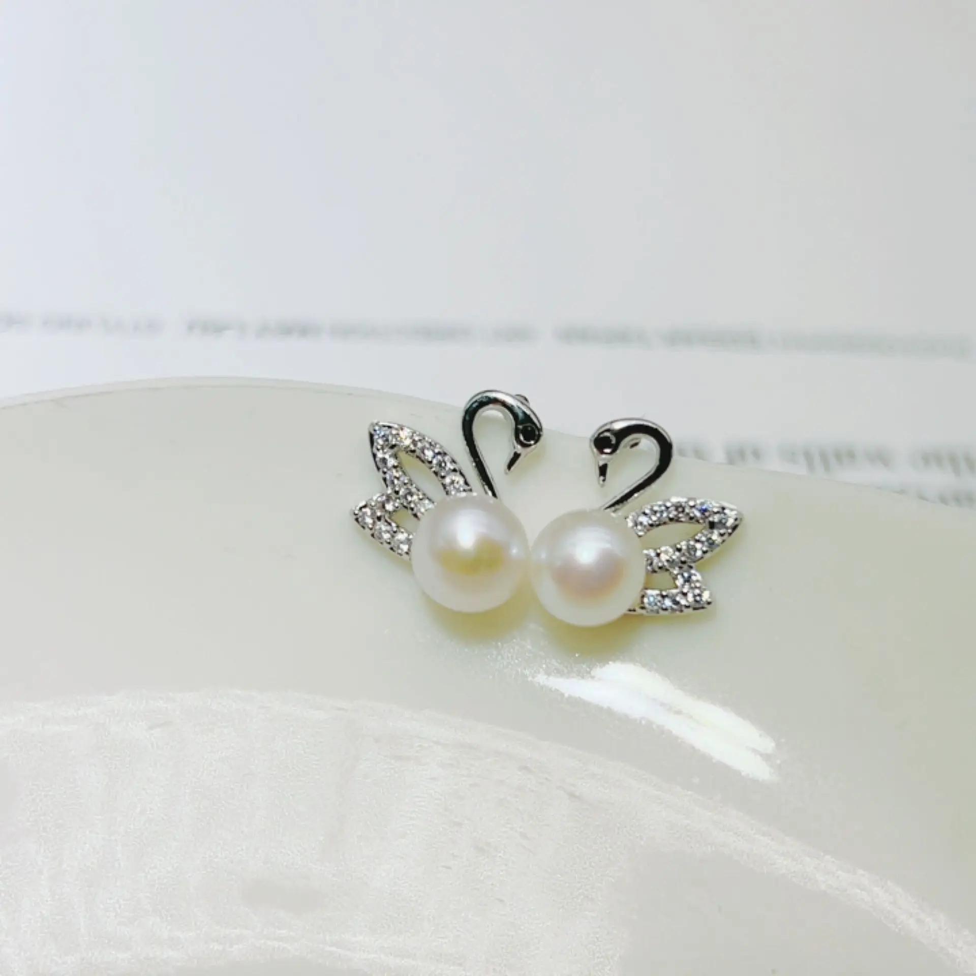 2024 New S925 Silver Needle Gold Plated Little Swan Pearl Earrings - Image 3