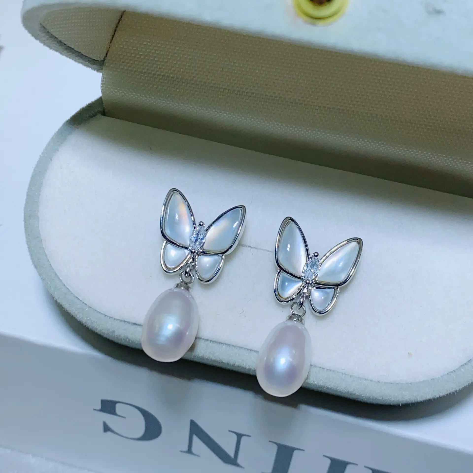 S925 Silver Butterfly Pearl Earrings for Women - Image 4
