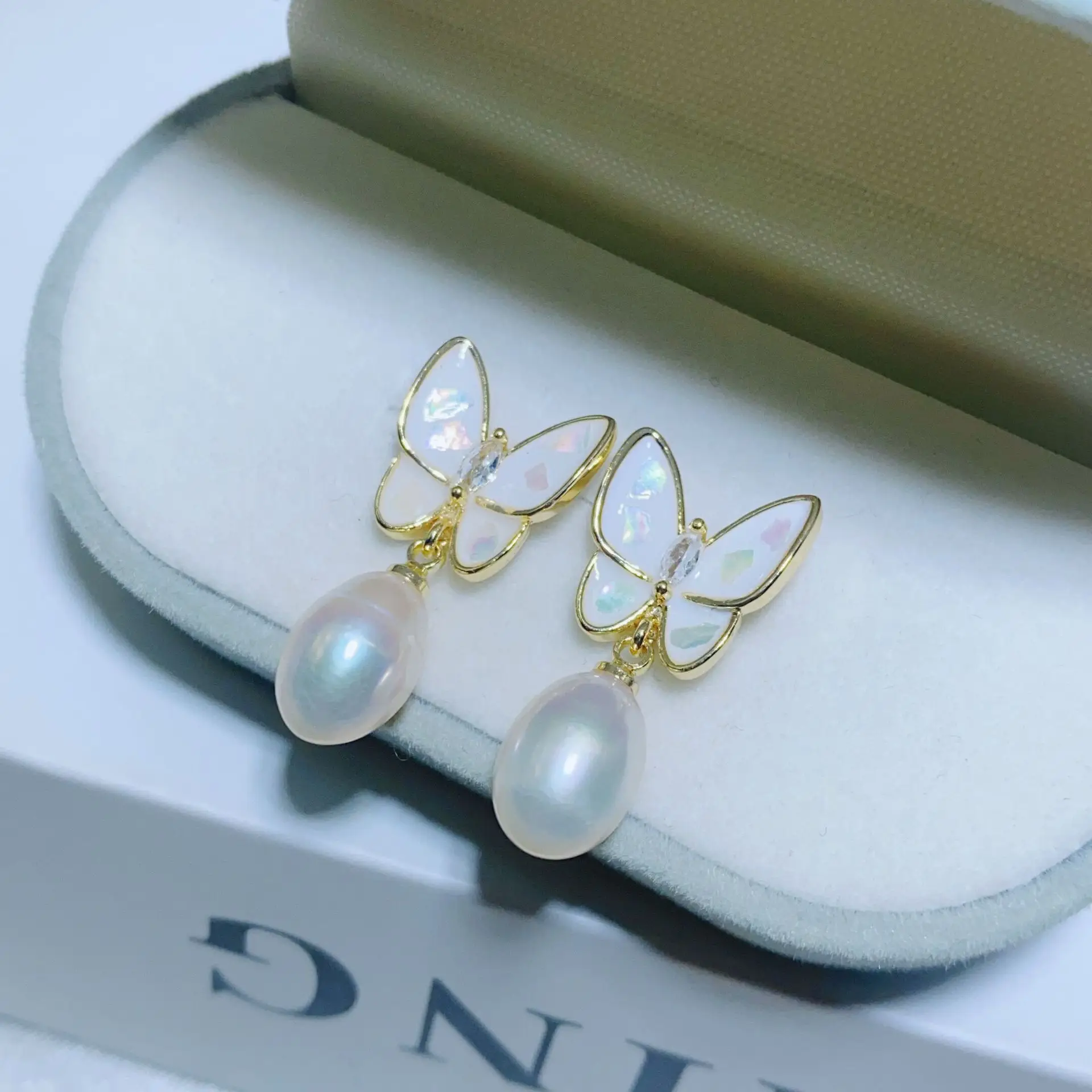 S925 Silver Butterfly Pearl Earrings for Women — feature 12