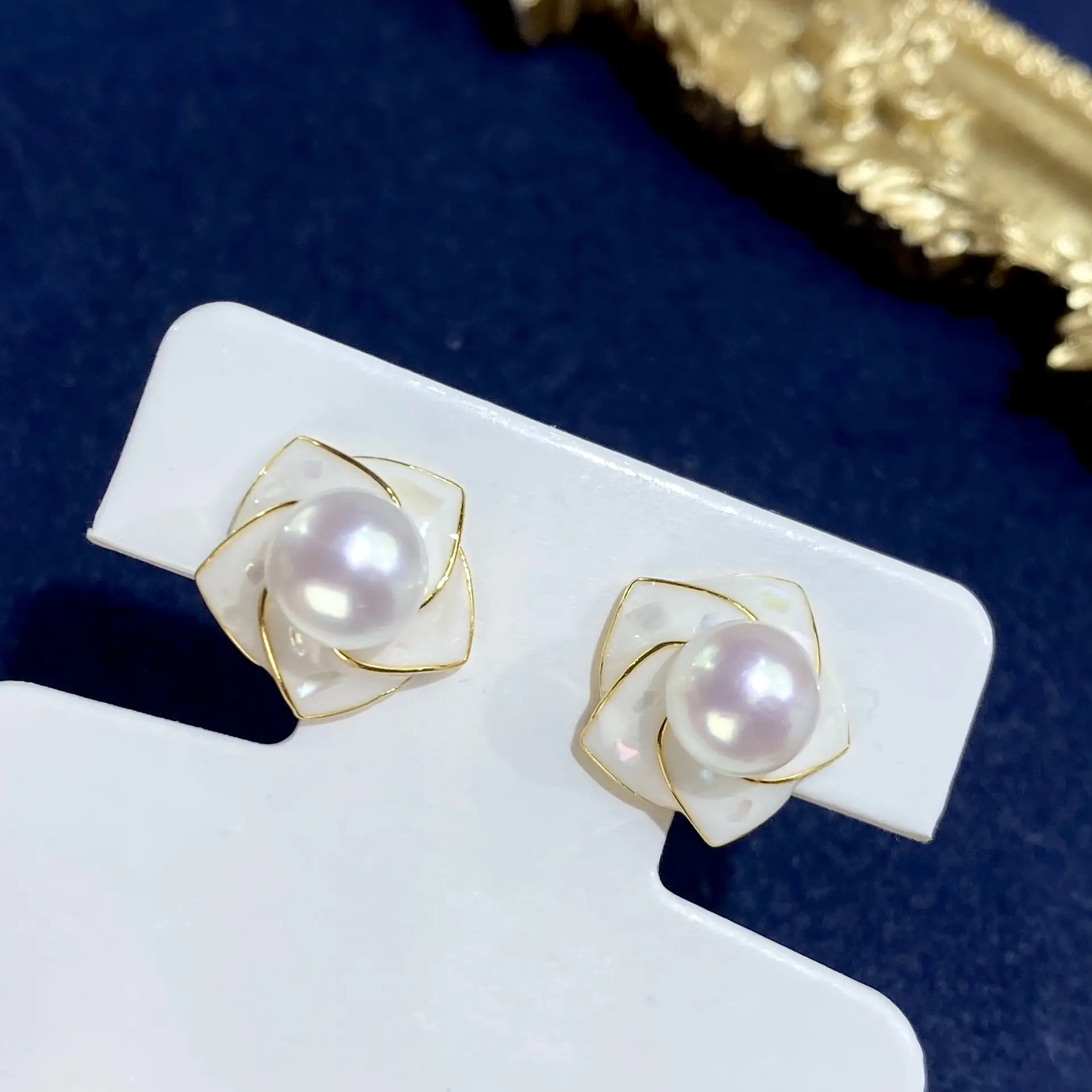 Women's Natural Freshwater Pearl Earrings Gold Plated