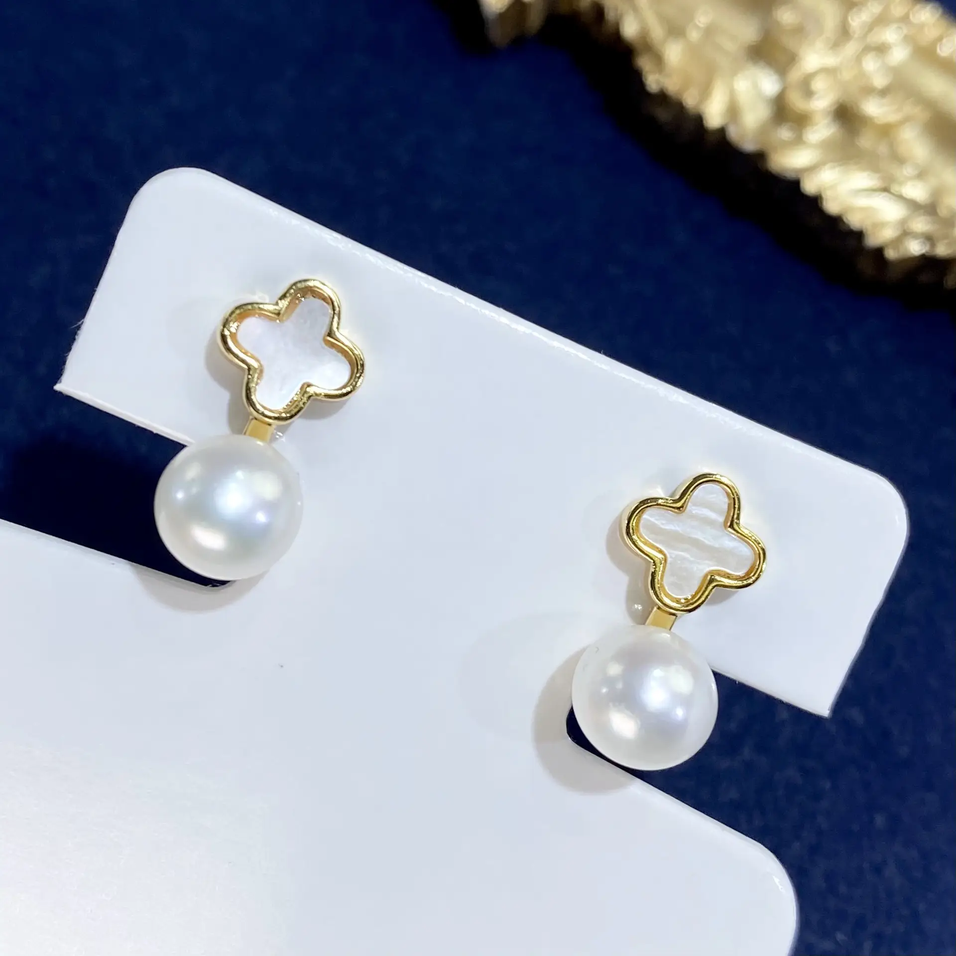 Women's Natural Freshwater Pearl Earrings Gold Plated