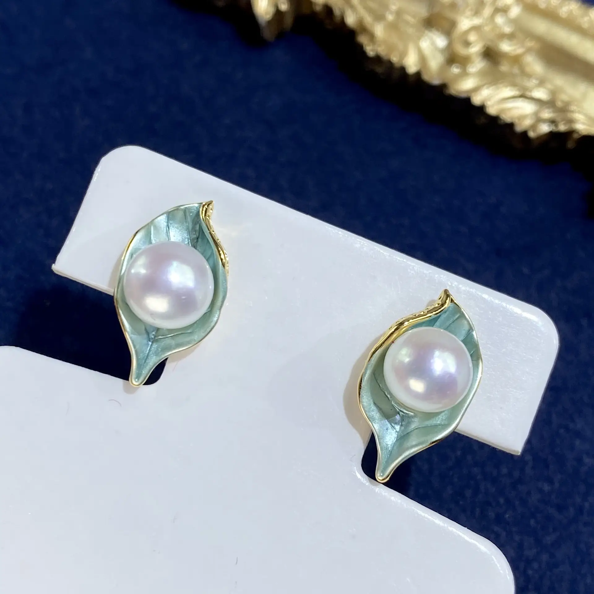 Women's Natural Freshwater Pearl Earrings Gold Plated
