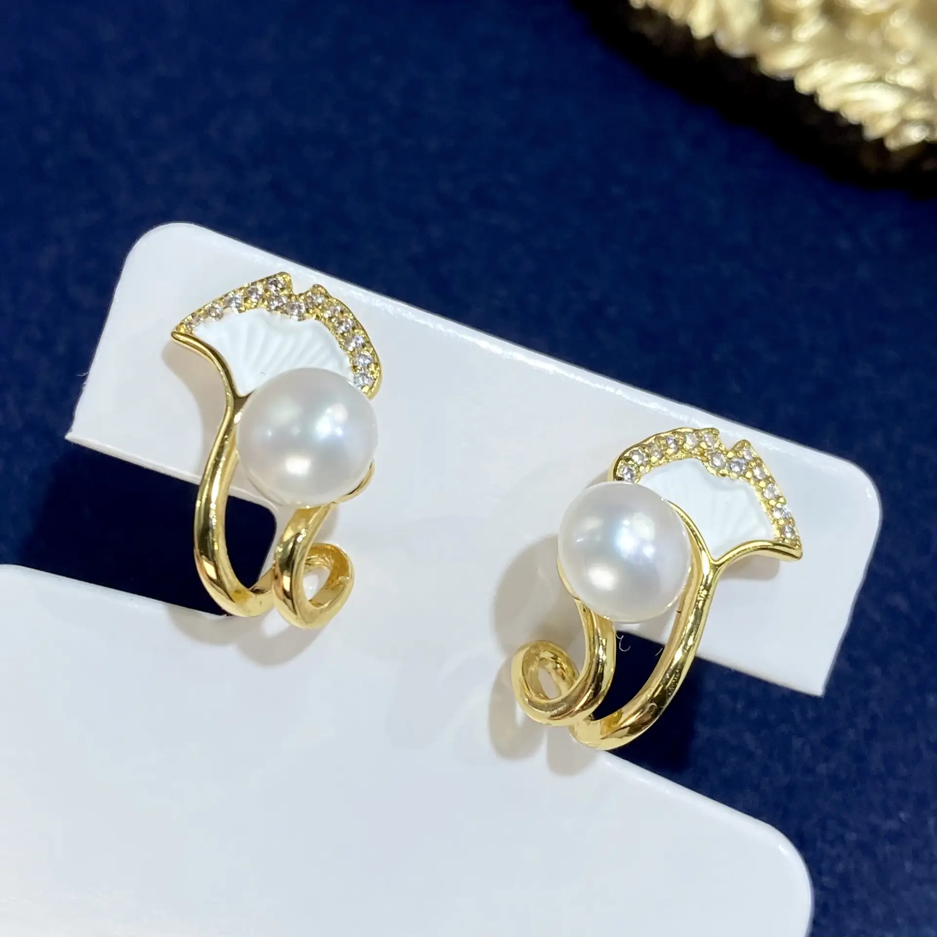 Women's Natural Freshwater Pearl Earrings Gold Plated