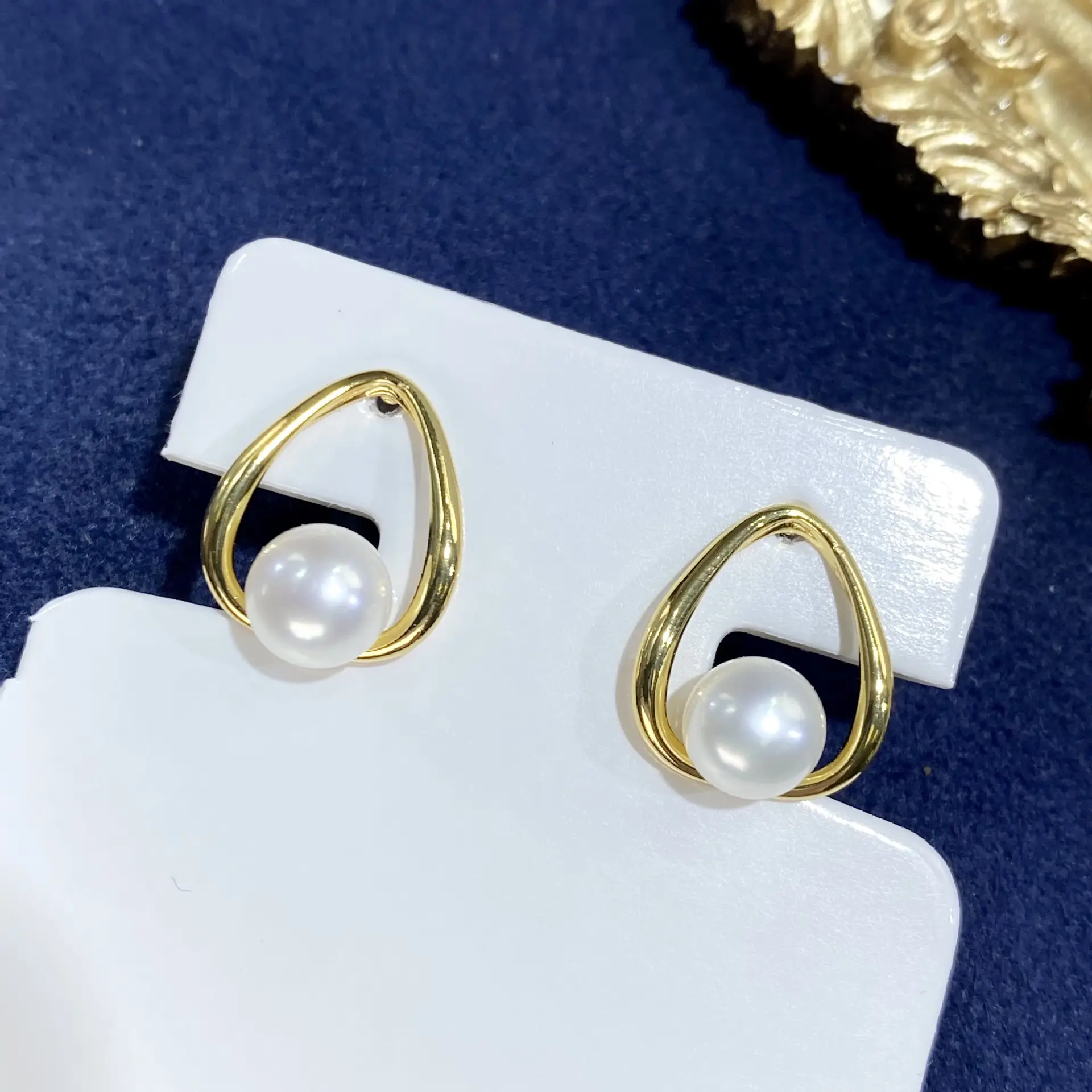 Women's Natural Freshwater Pearl Earrings Gold Plated