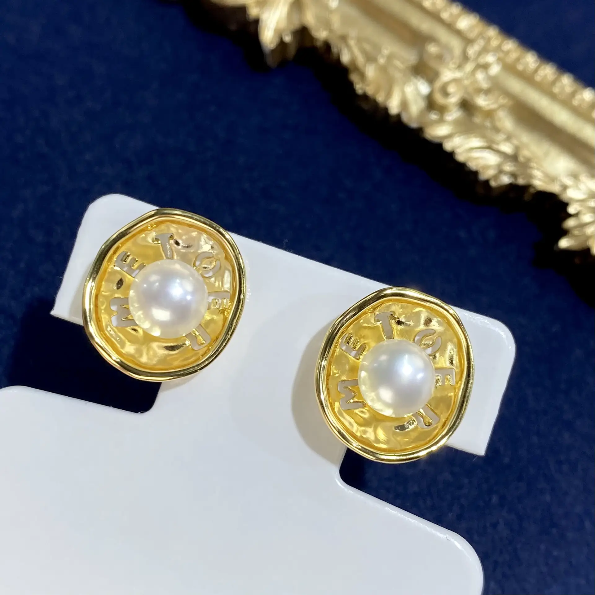 Women's Natural Freshwater Pearl Earrings Gold Plated