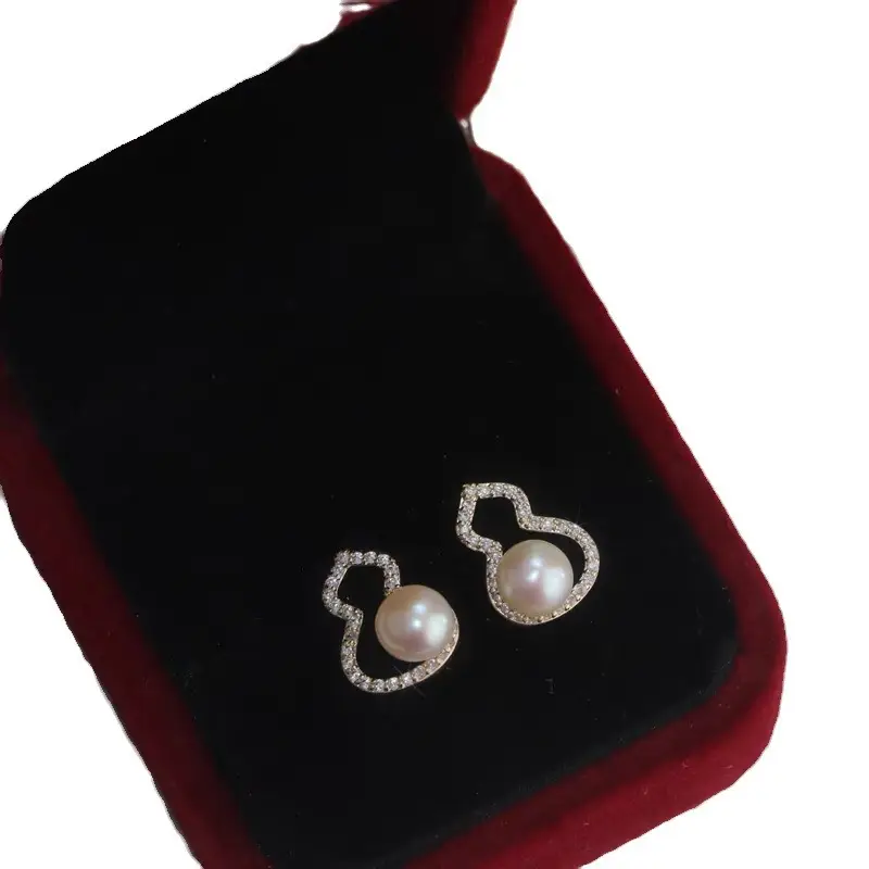 S925 Gold Plated Pearl Earrings Set with Strong Light - Image 17