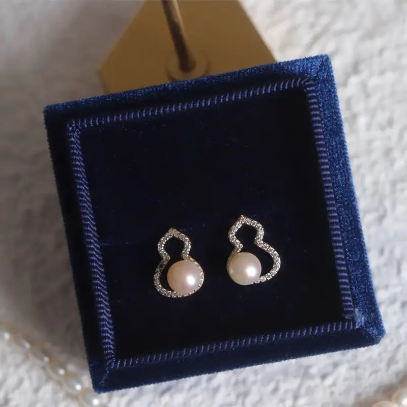 S925 Gold Plated Pearl Earrings Set with Strong Light — feature 8