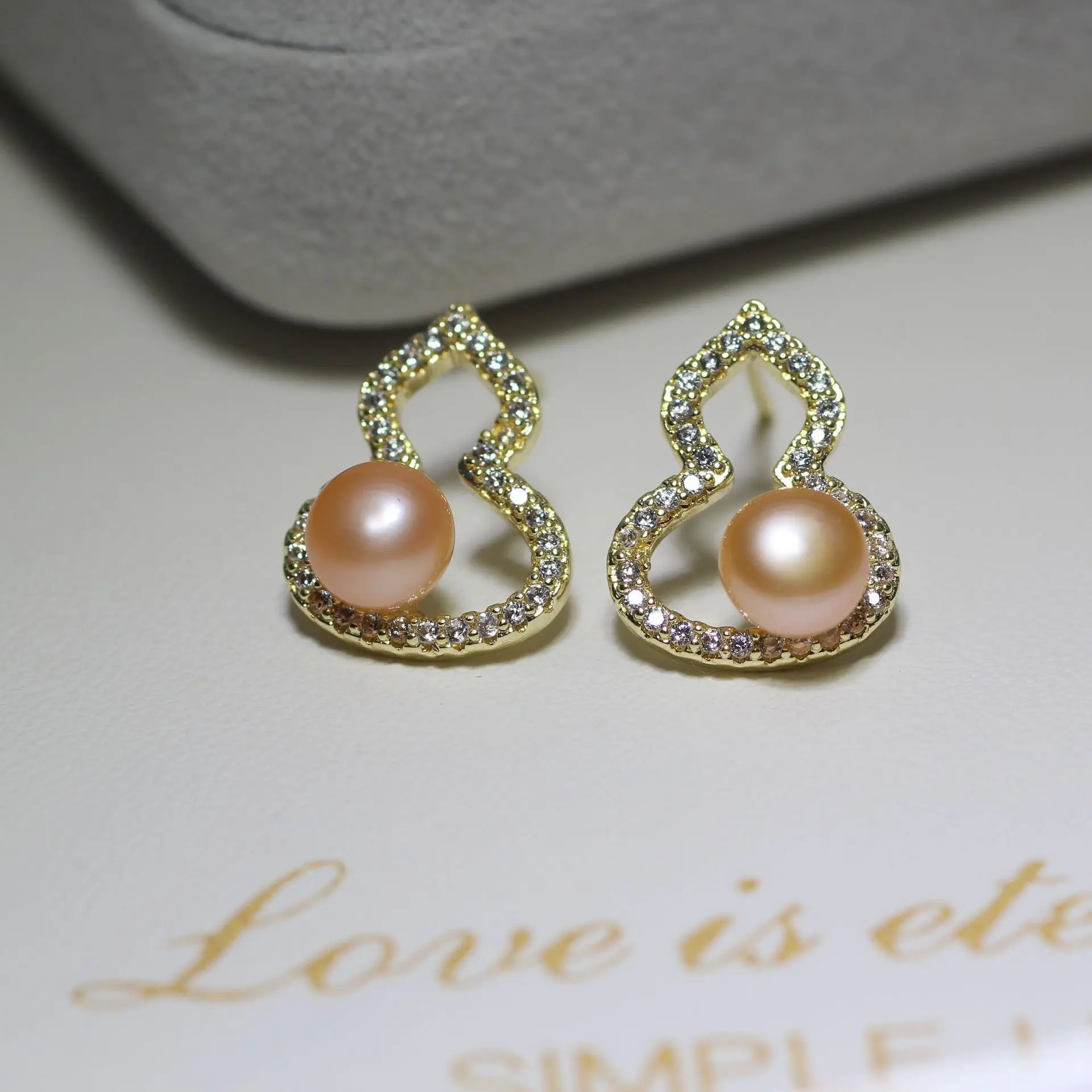 S925 Gold Plated Pearl Earrings Set with Strong Light - Image 2