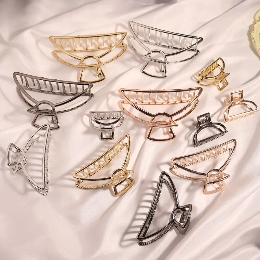 Minimalist Half-Moon Shark Hair Clip Melard Gold 25mm