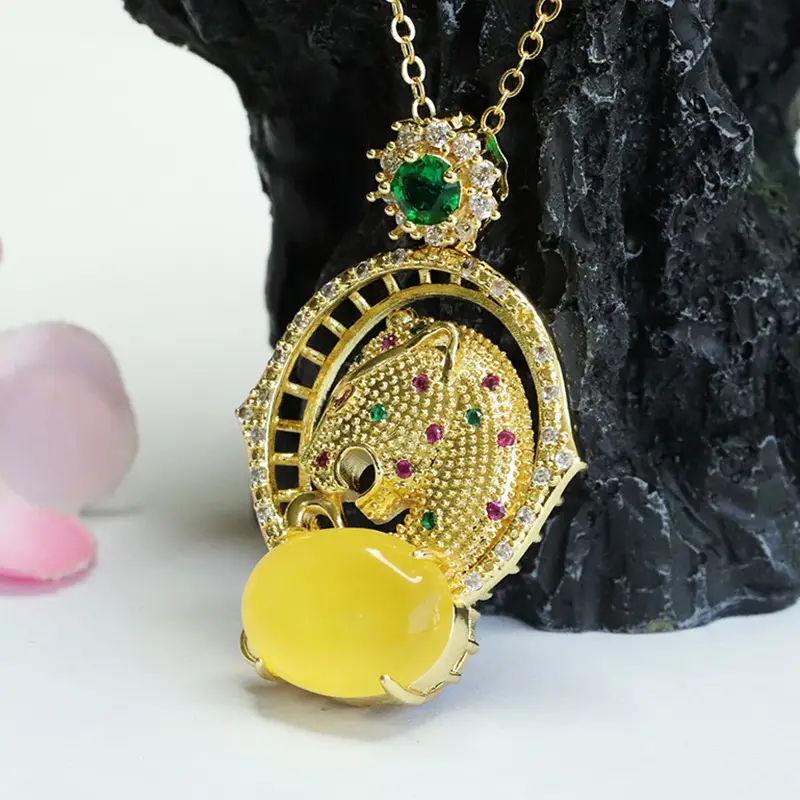 Guan Yu Pendant Necklace Yellow Amber Leopard Head Gold Plated - Image 3
