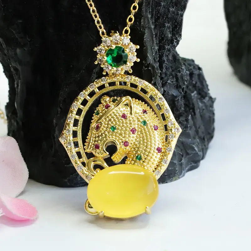 Guan Yu Pendant Necklace Yellow Amber Leopard Head Gold Plated — feature 7