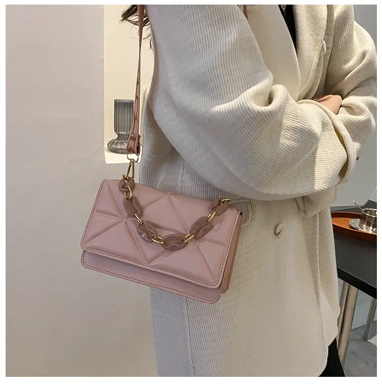 Women's Red Net Shoulder Bag Spring 2023 — feature 16