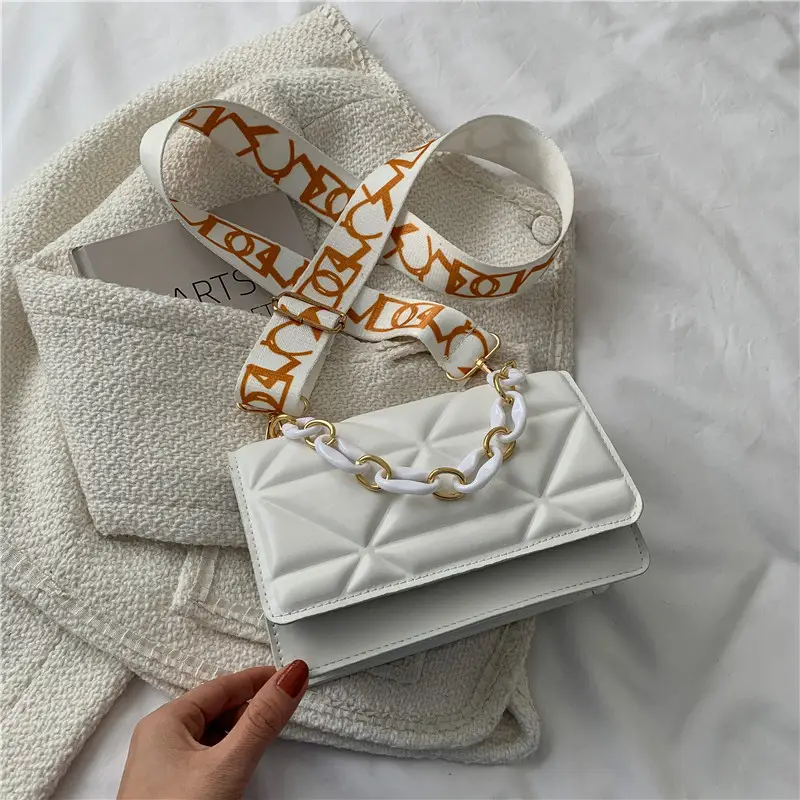 Women's Red Net Shoulder Bag Spring 2023 - Image 2