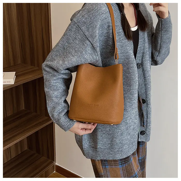 Women Soft Leather Shoulder Bag Brown 2023 Winter New — feature 17