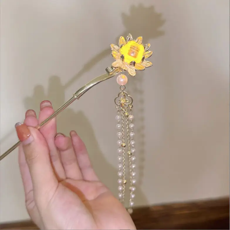 Ginkgo Leaf Hairpin with Glowing Lantern Tassel - Image 50
