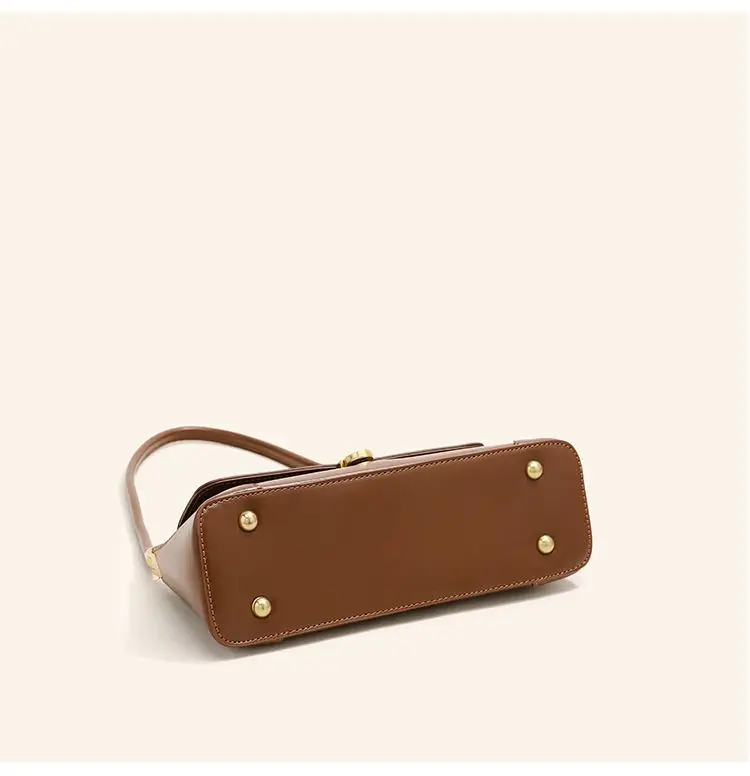 Retro Brown Women's Shoulder Bag with Gold Clasp — feature 11