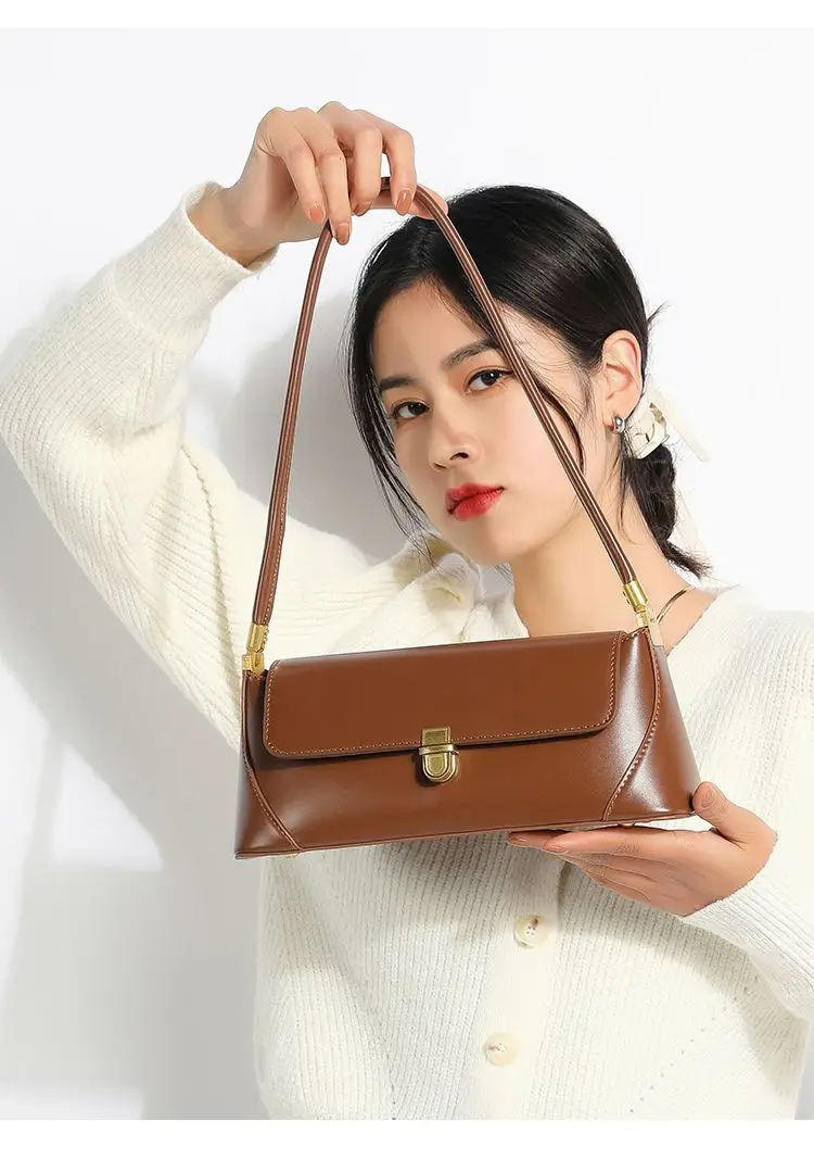 Retro Brown Women's Shoulder Bag with Gold Clasp — feature 5