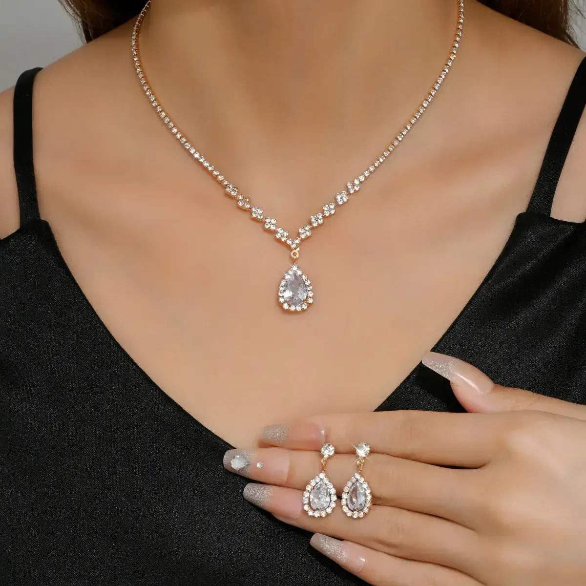 High-End Bridal Zircon Necklace & Earrings Set — feature 9