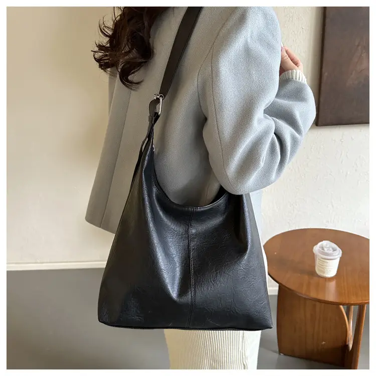 Brown Leather Retro Tote Bag 2023 Winter — feature 12