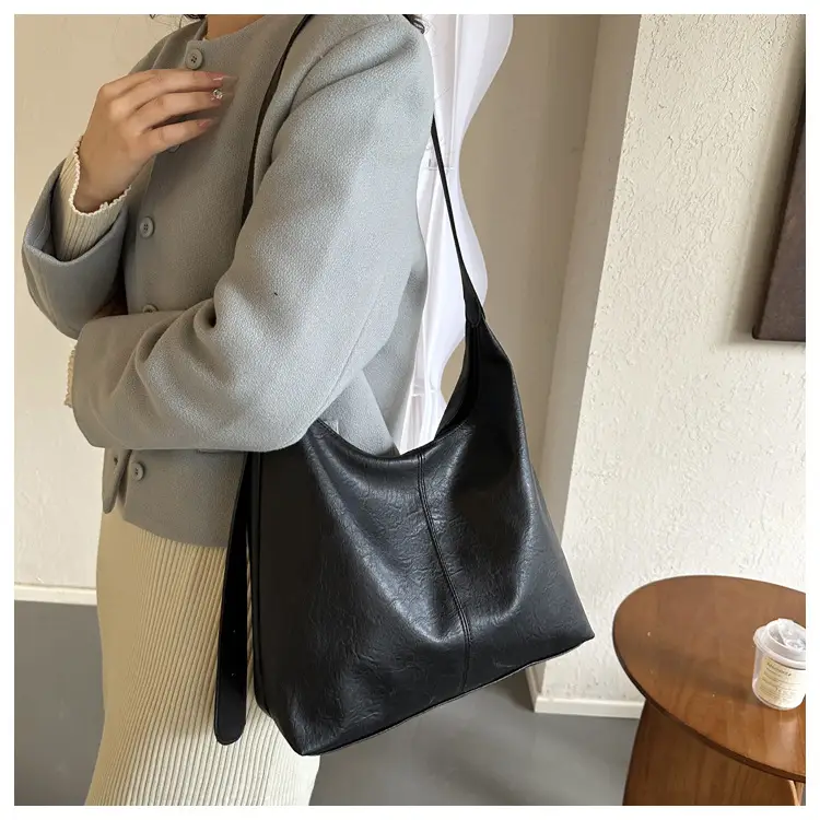 Brown Leather Retro Tote Bag 2023 Winter — feature 13