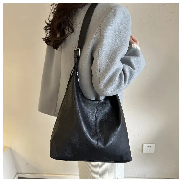Brown Leather Retro Tote Bag 2023 Winter — feature 14