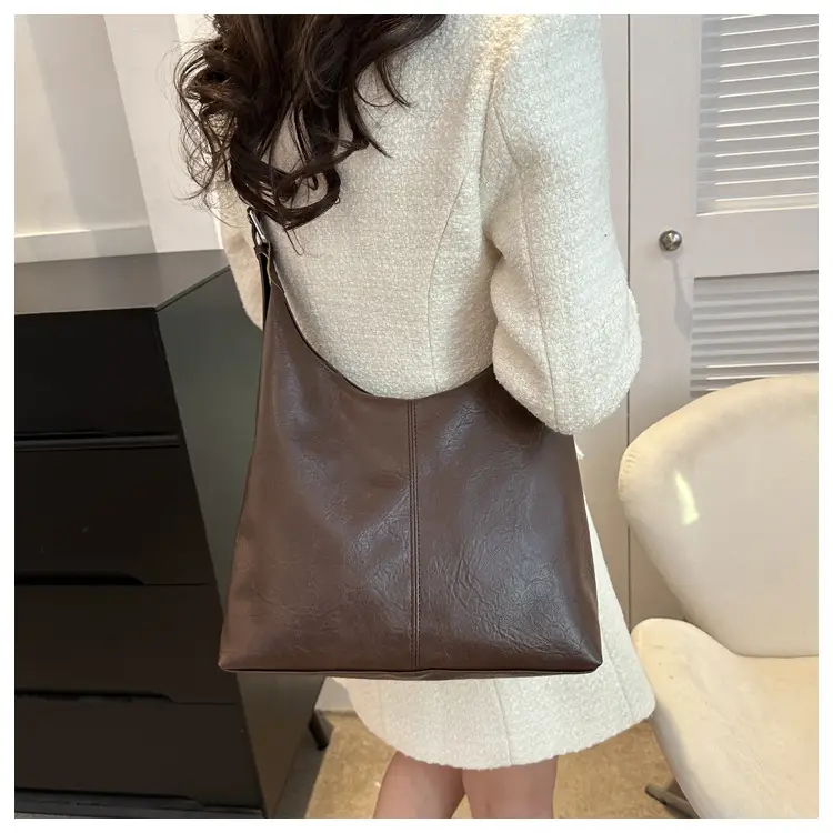 Brown Leather Retro Tote Bag 2023 Winter — feature 22