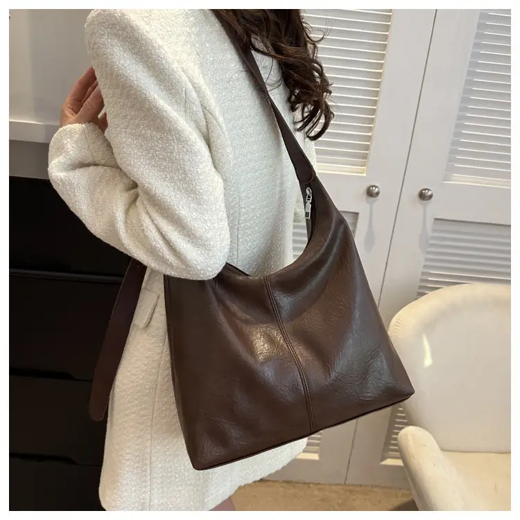 Brown Leather Retro Tote Bag 2023 Winter — feature 23