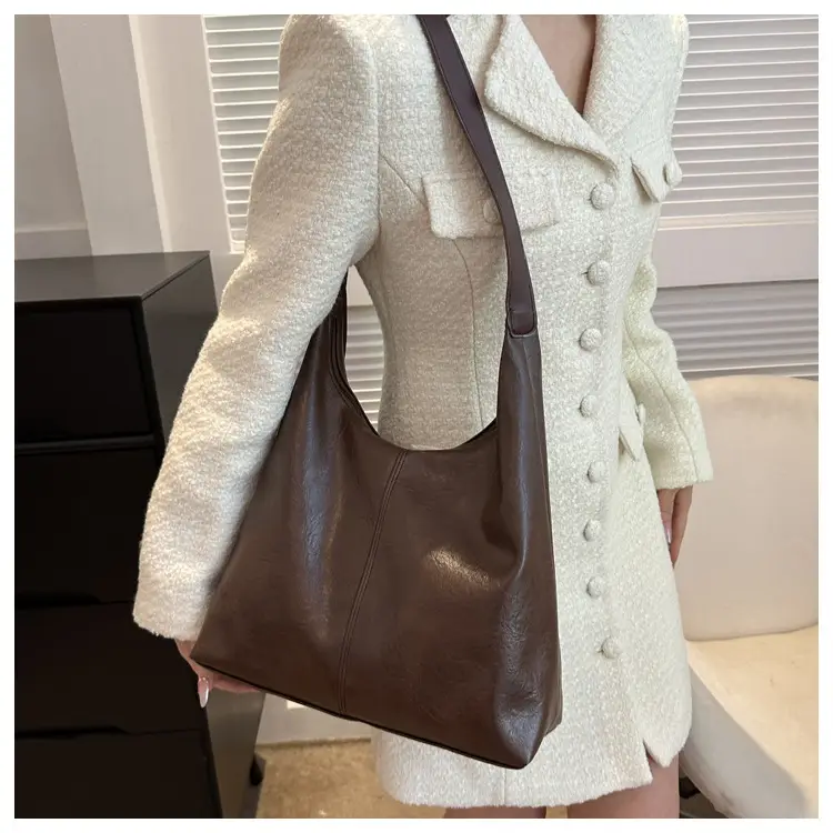 Brown Leather Retro Tote Bag 2023 Winter — feature 25