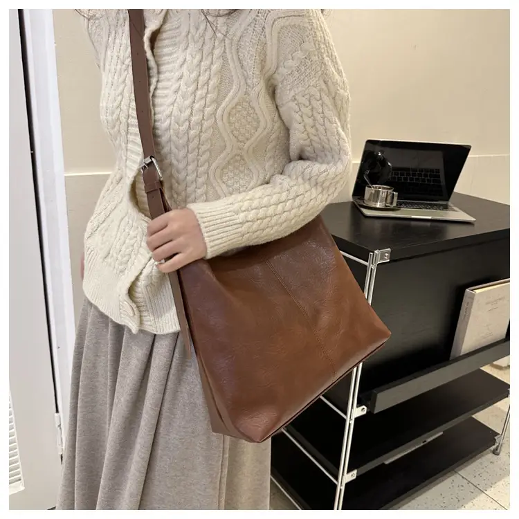 Brown Leather Retro Tote Bag 2023 Winter — feature 26