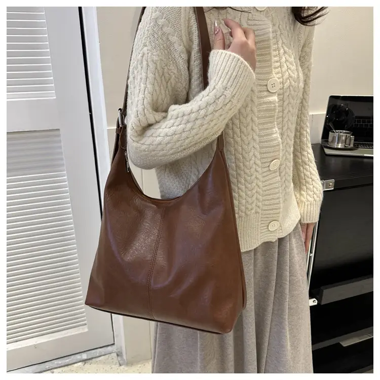 Brown Leather Retro Tote Bag 2023 Winter — feature 29