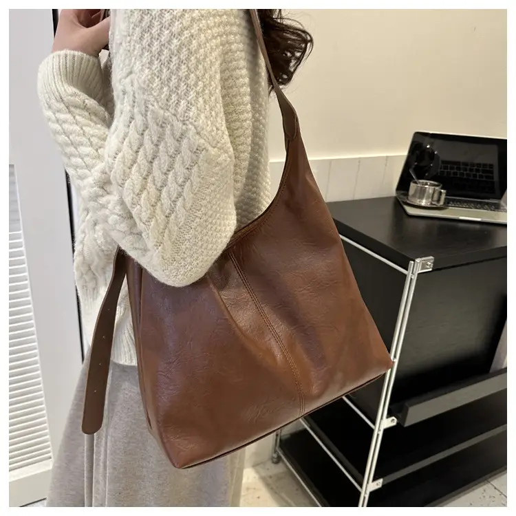 Brown Leather Retro Tote Bag 2023 Winter — feature 30